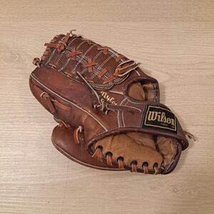 Wilson A2357 Nylon Ron Santo Snap Action Hold Tite Strap Baseball Softball Glove